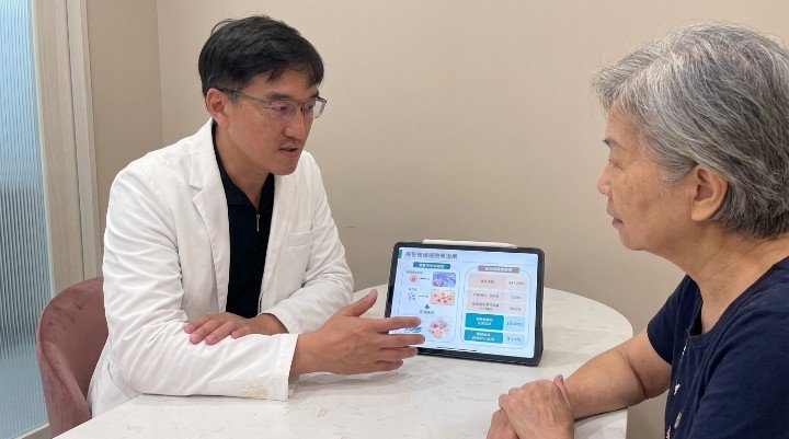 [ "診間諮詢說明的再生醫學費用分析", "專業實驗室設備影響再生醫學費用", "醫師評估各項療程的再生醫學費用", "不同生技耗材對再生醫學費用的佔比" ]